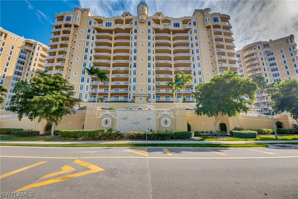 6061 Silver King Boulevard Cape Coral FL 33914
