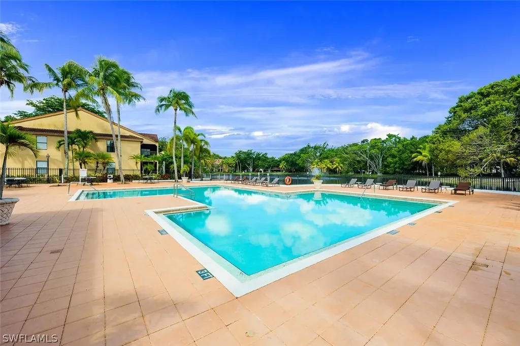 2154 Arbour Walk Circle Naples FL 34109