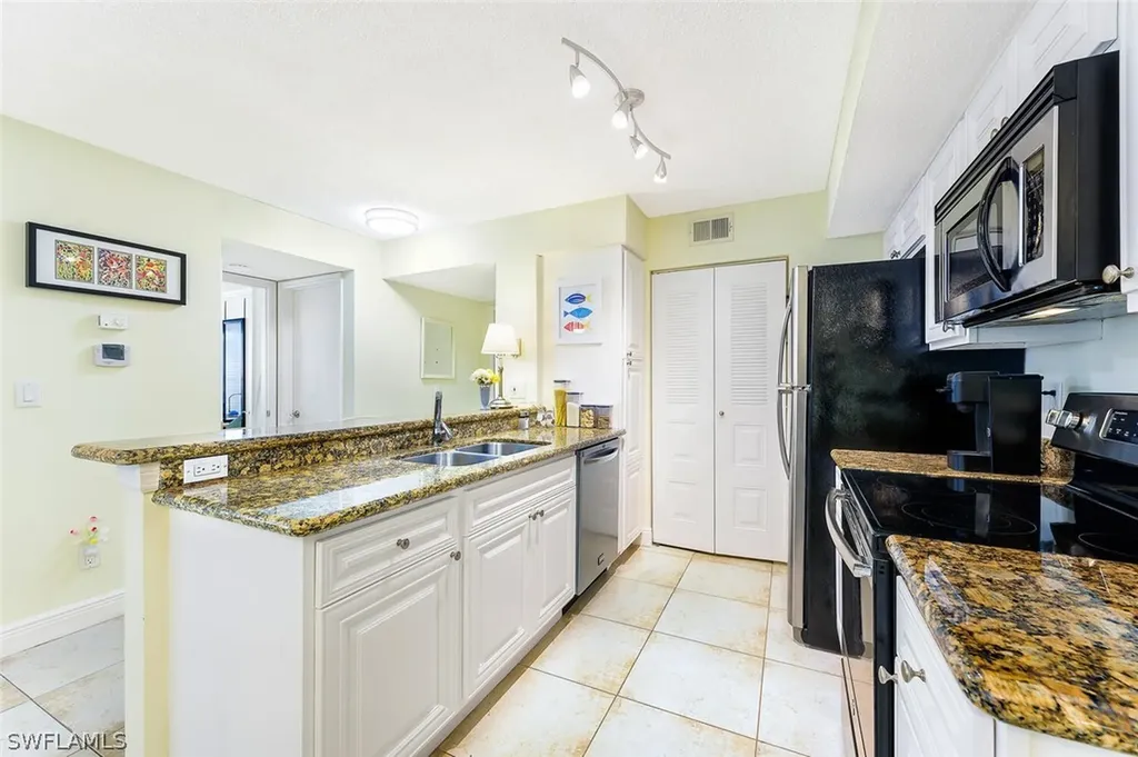 2154 Arbour Walk Circle Naples FL 34109