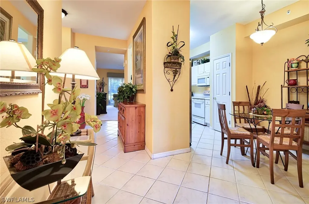 3964 Bishopwood Court E Naples FL 34114