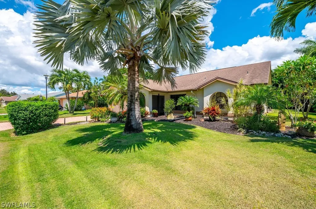 22557 Fountain Lakes Boulevard Estero FL 33928