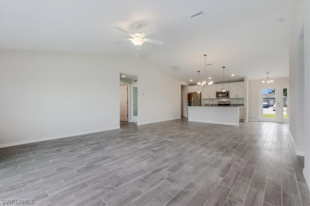 2820 NW 4th Place Cape Coral FL 33993