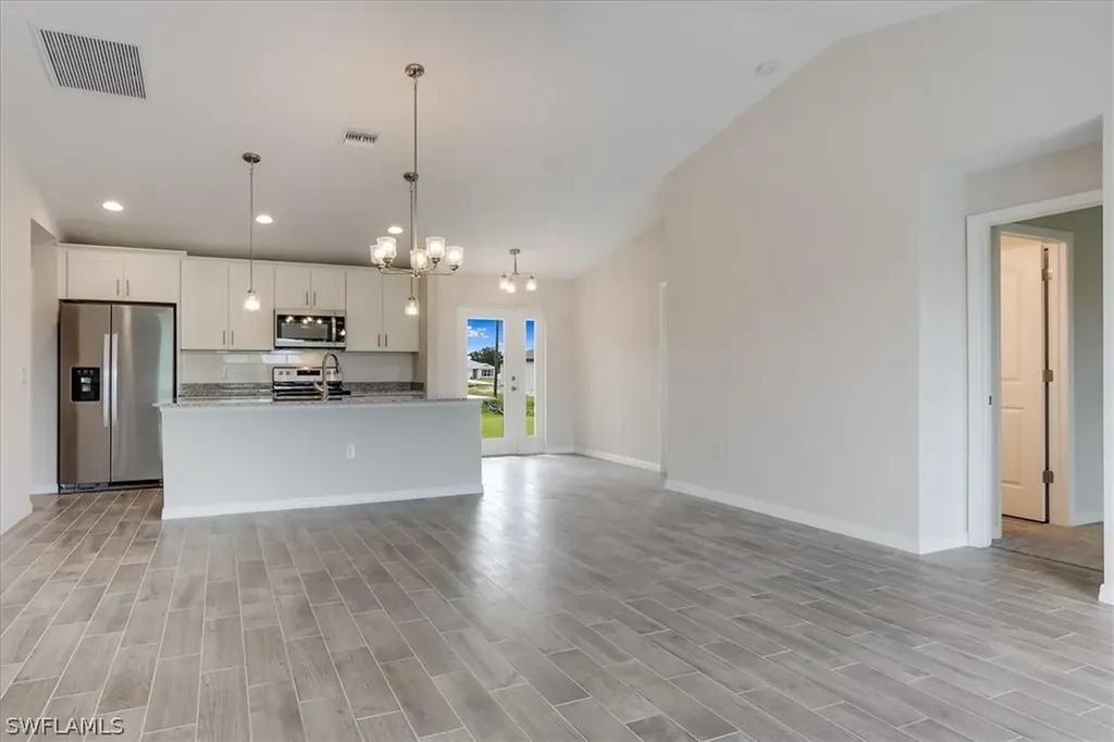 2820 NW 4th Place Cape Coral FL 33993