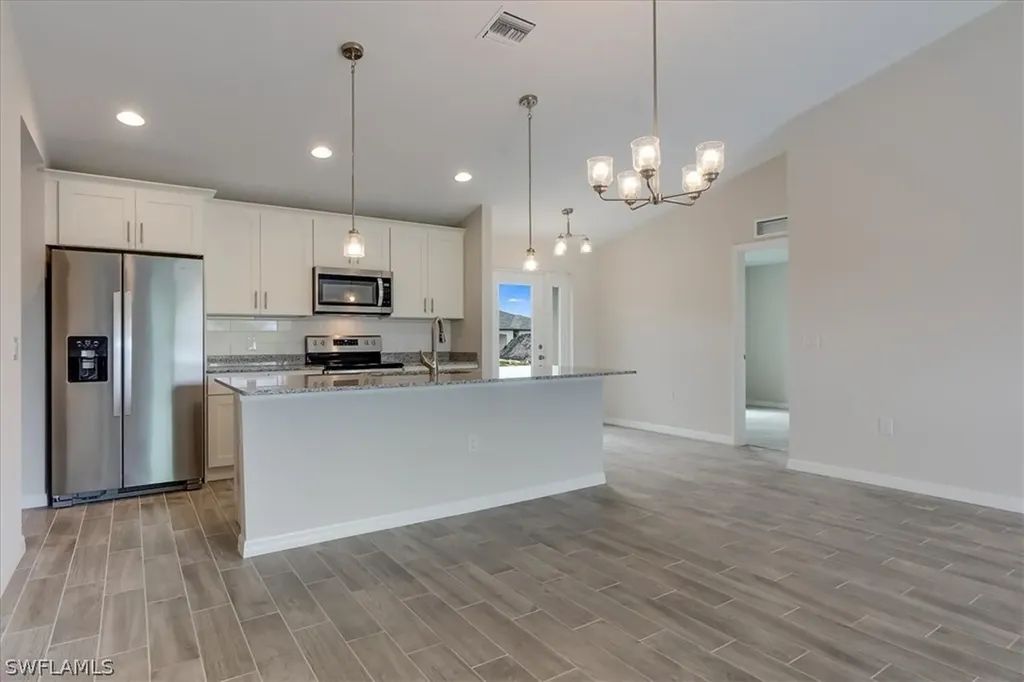 2820 NW 4th Place Cape Coral FL 33993