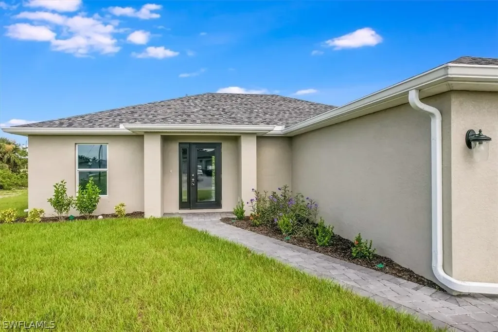 2820 NW 4th Place Cape Coral FL 33993