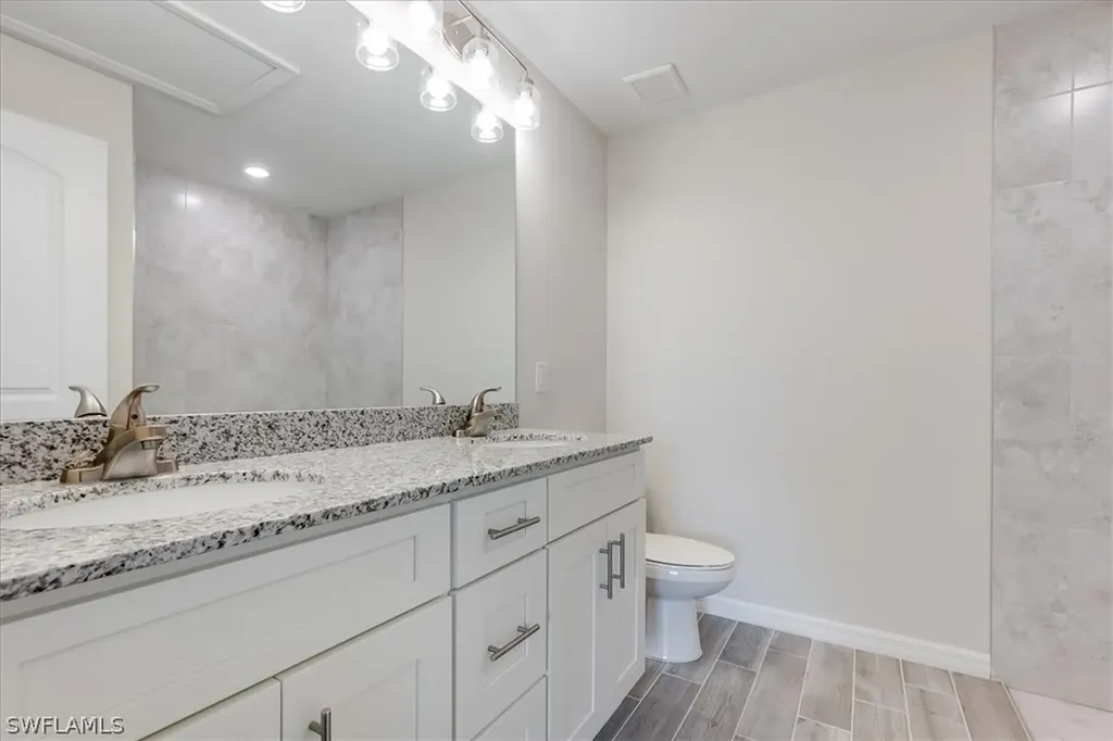 2820 NW 4th Place Cape Coral FL 33993