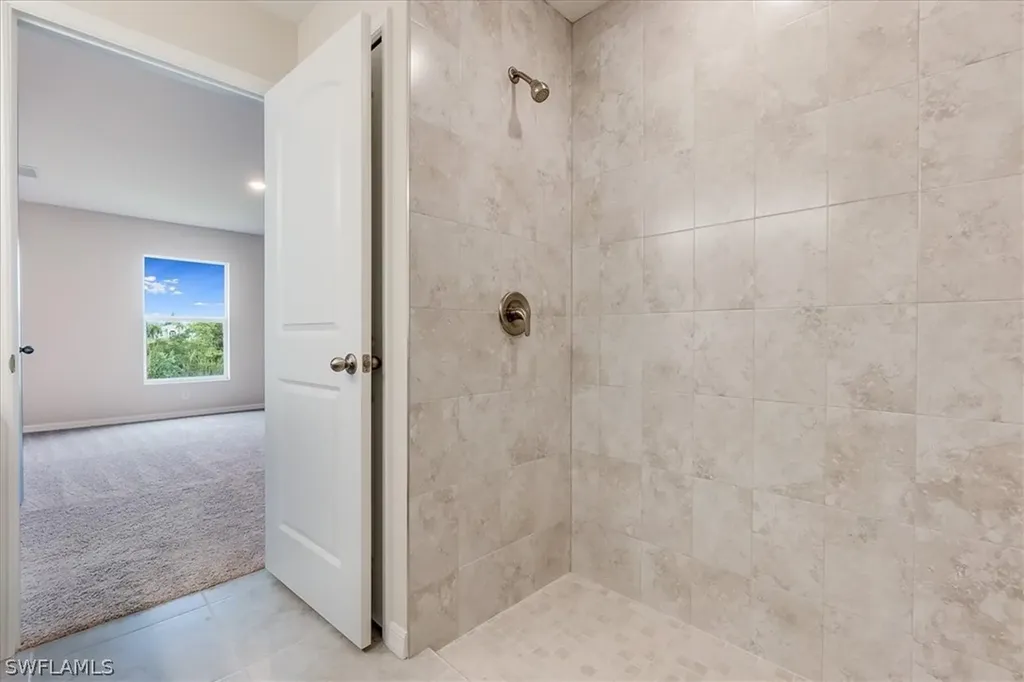 2820 NW 4th Place Cape Coral FL 33993
