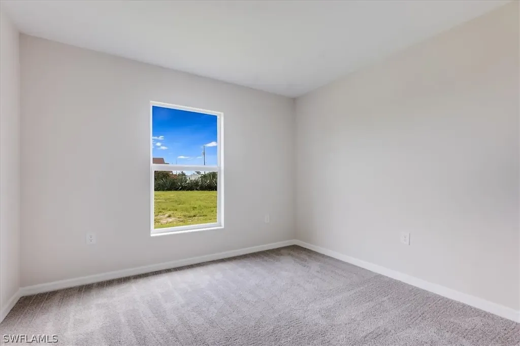 2820 NW 4th Place Cape Coral FL 33993