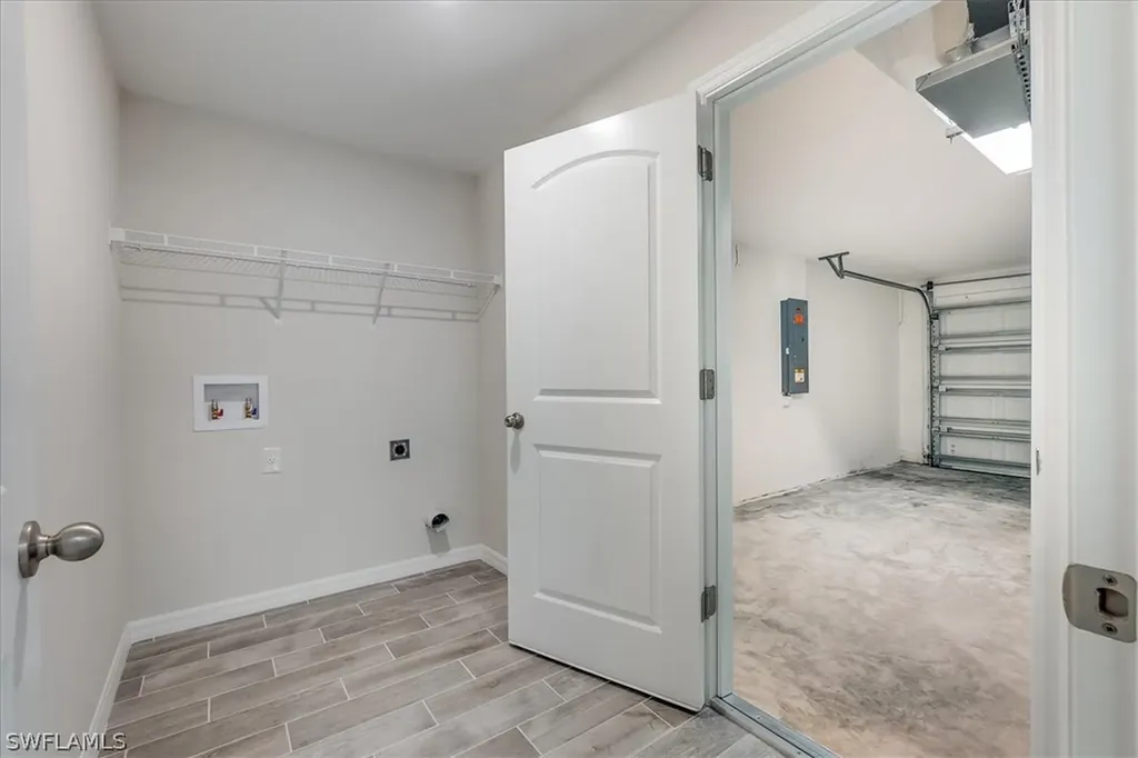 2820 NW 4th Place Cape Coral FL 33993