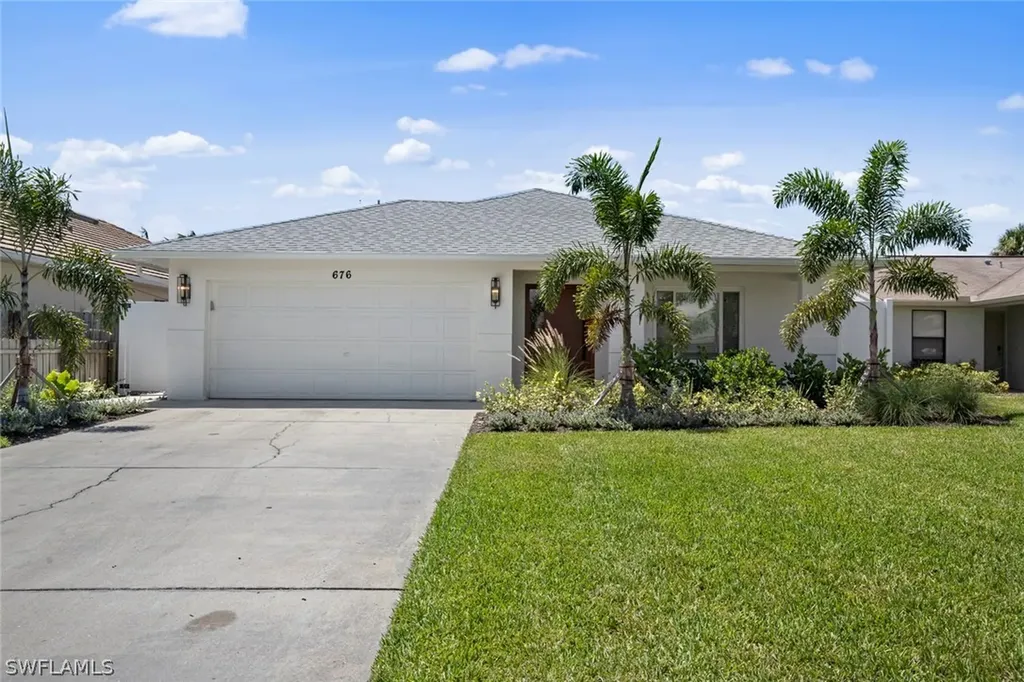 676 98th Avenue N Naples FL 34108