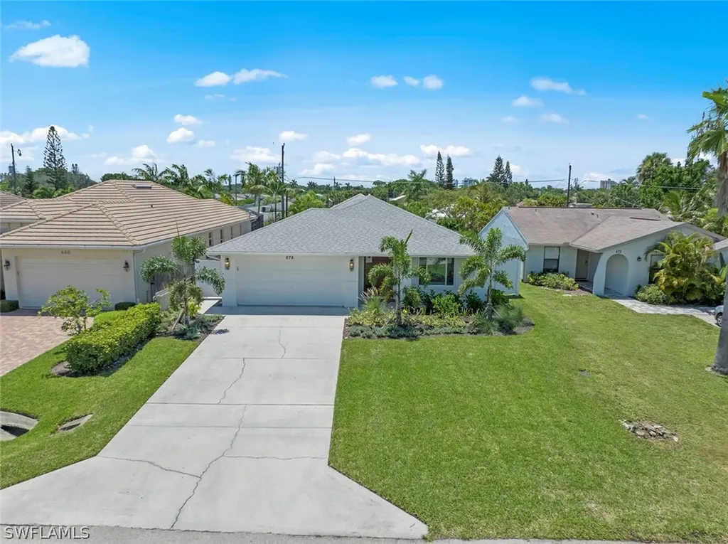 676 98th Avenue N Naples FL 34108