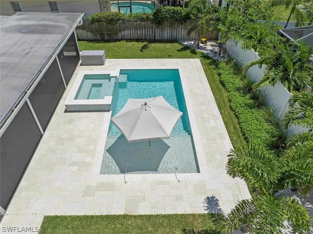 676 98th Avenue N Naples FL 34108