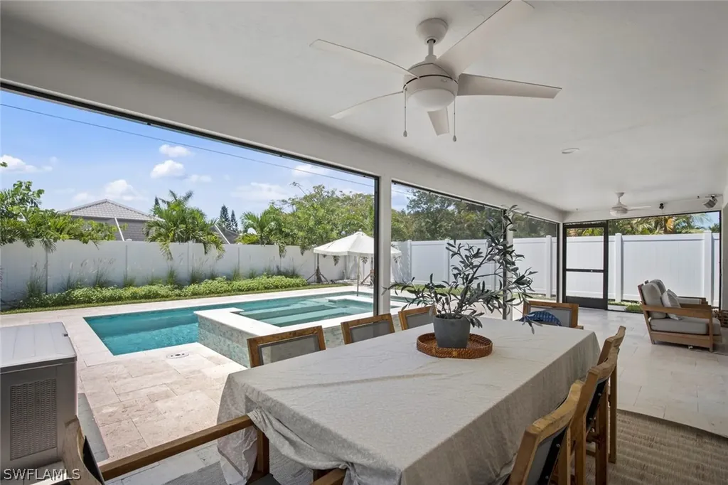676 98th Avenue N Naples FL 34108