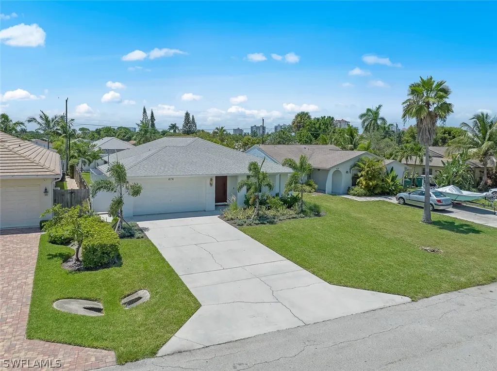 676 98th Avenue N Naples FL 34108