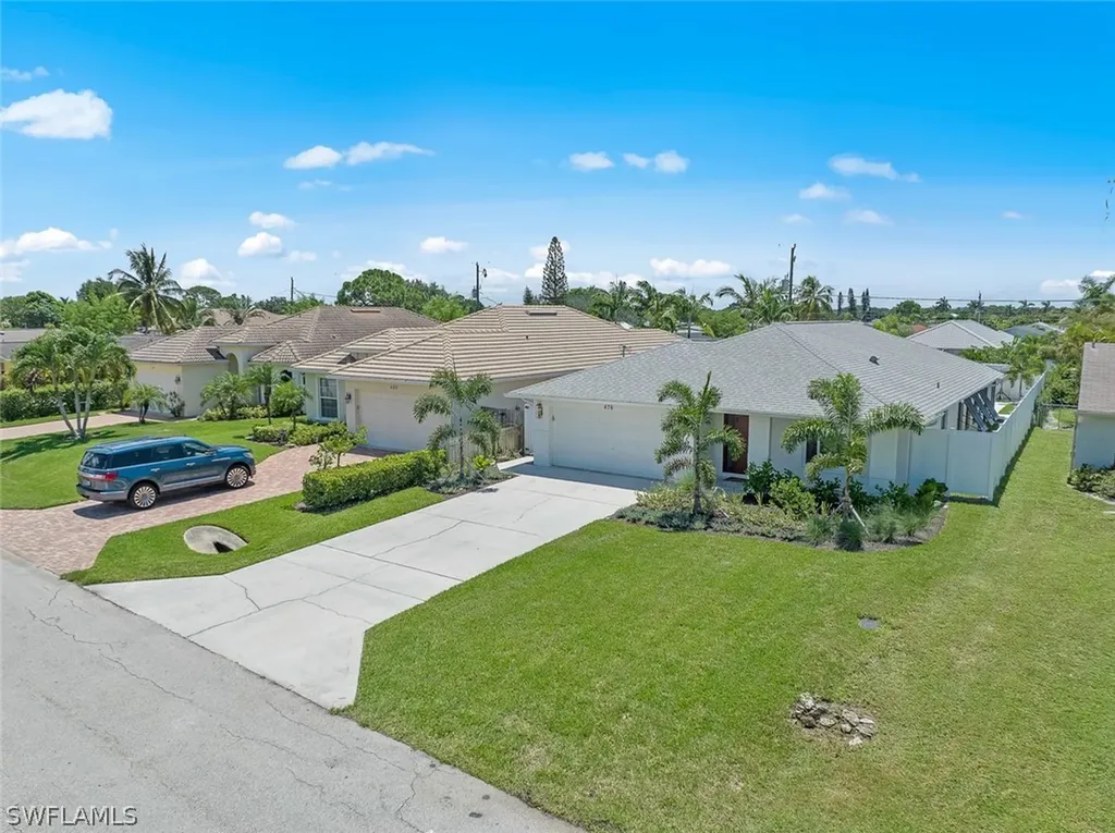 676 98th Avenue N Naples FL 34108