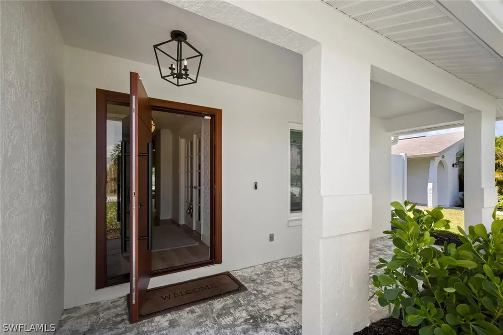676 98th Avenue N Naples FL 34108