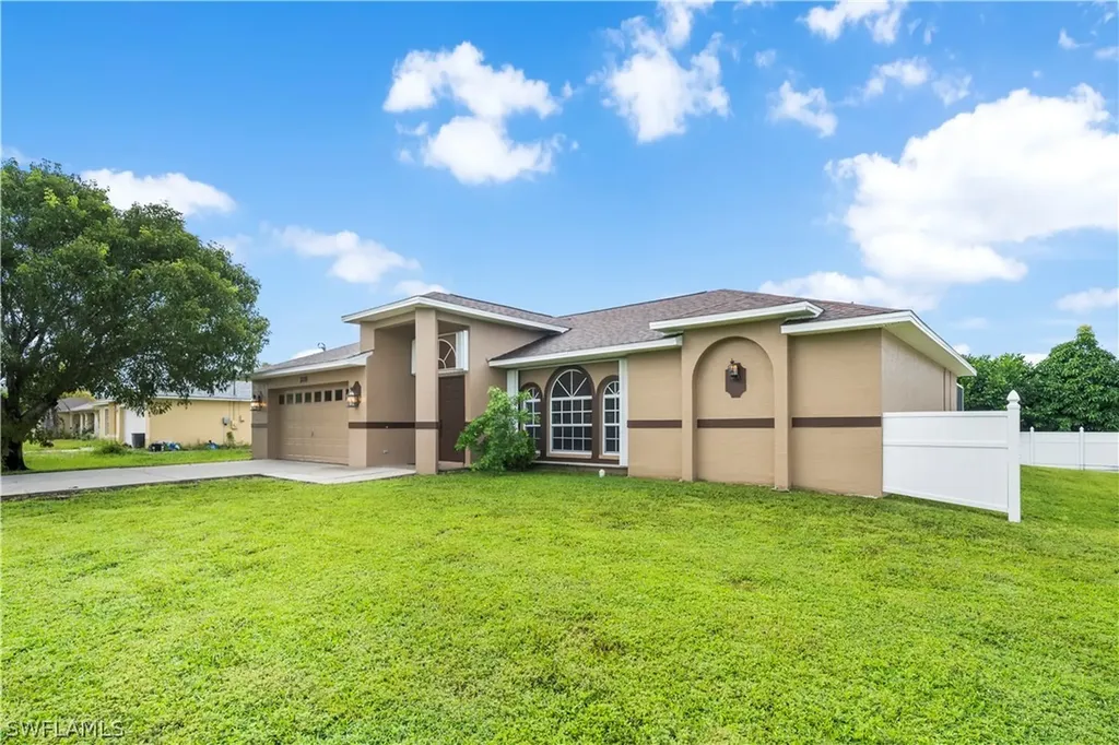 208 Mossrosse Street Fort Myers FL 33913