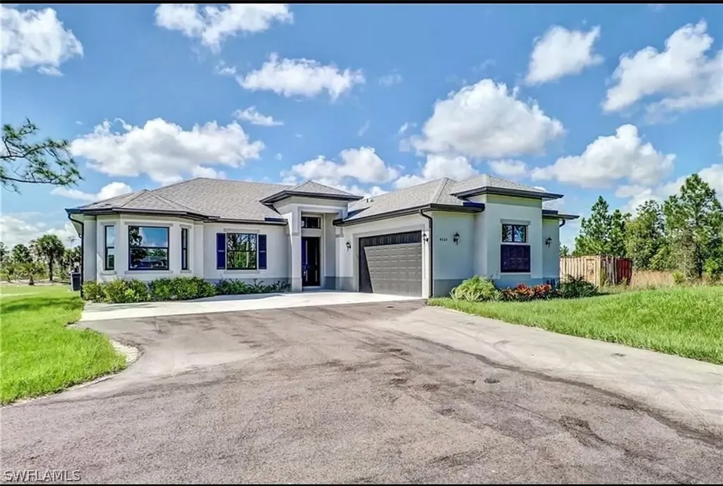 4565 Everglades Boulevard N Naples FL 34120