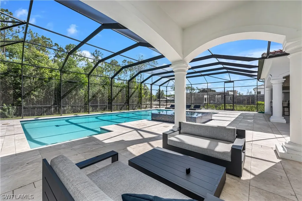 6689 Hunters Road Naples FL 34109