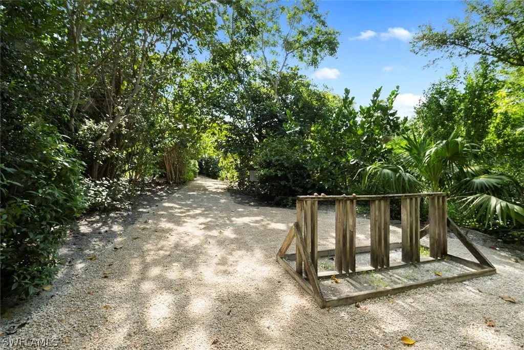 921 Strangler Fig Lane Sanibel FL 33957