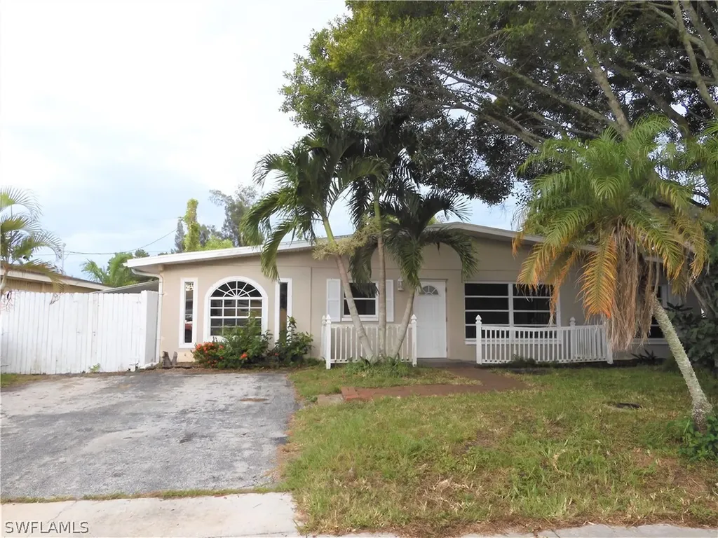 4291 Lagg Avenue Fort Myers FL 33901