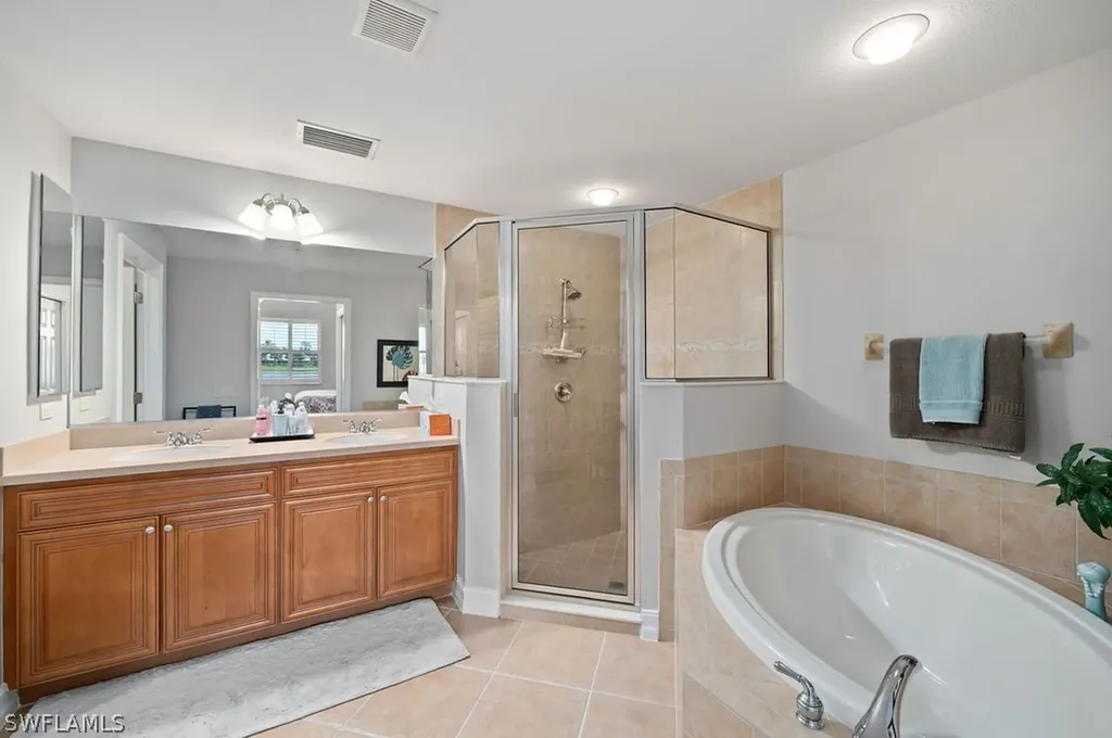 10482 Smokehouse Bay Drive Naples FL 34120