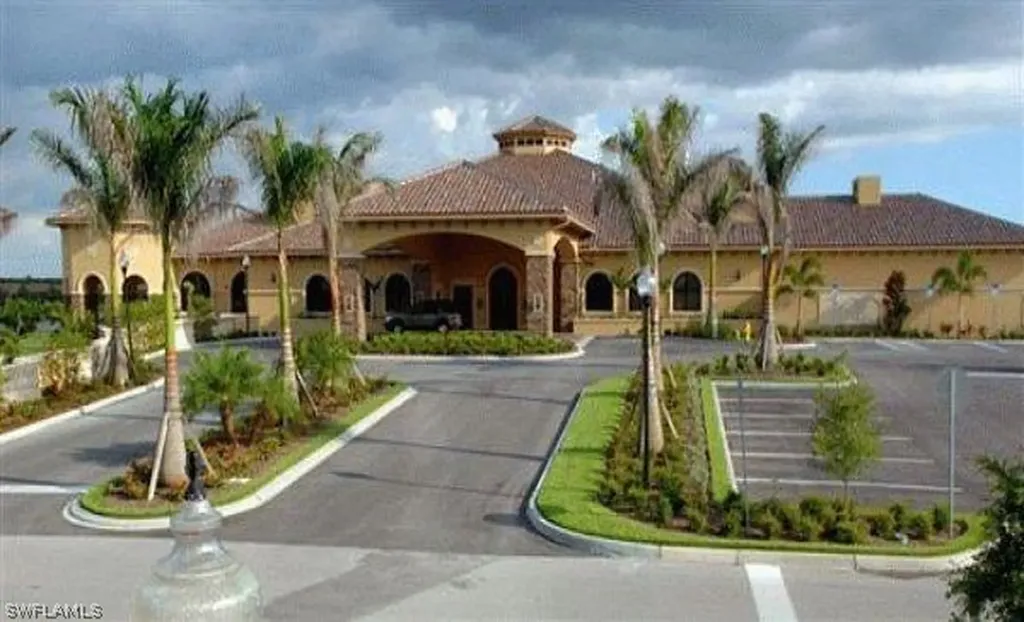 10482 Smokehouse Bay Drive Naples FL 34120