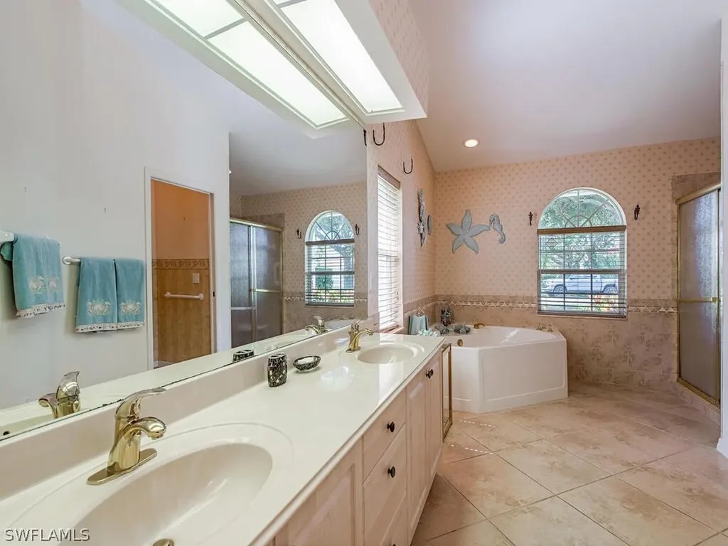 5107 Harrogate Court Naples FL 34112