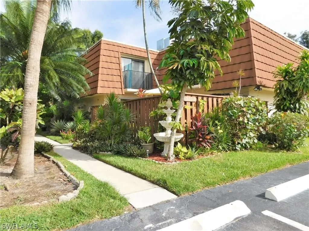 5201 Cedarbend Drive Fort Myers FL 33919