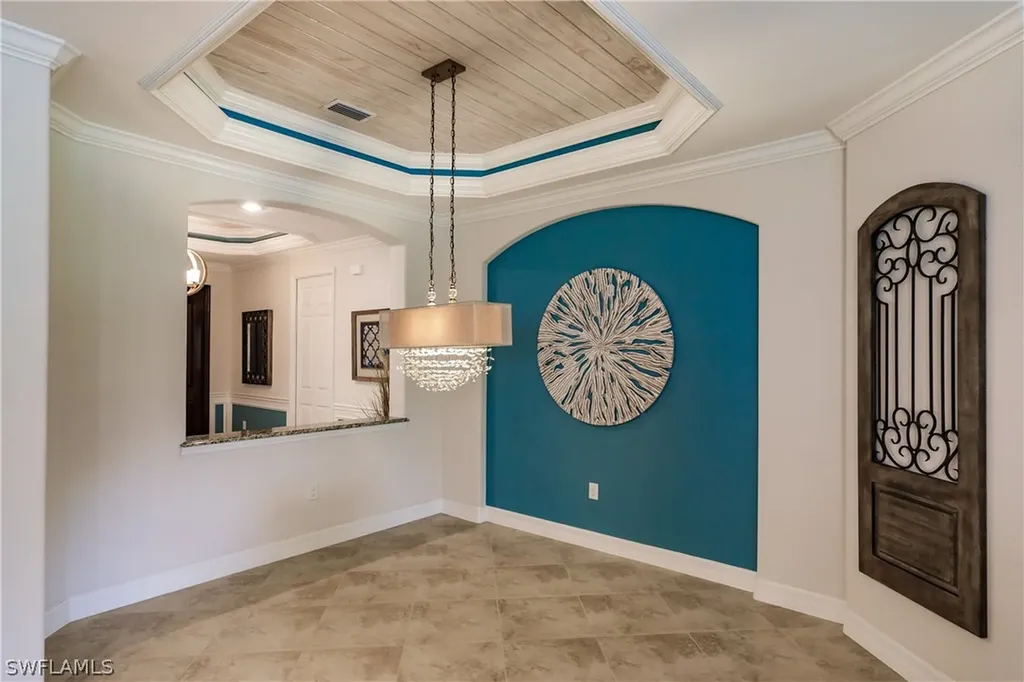 2862 Aviamar Circle Naples FL 34114