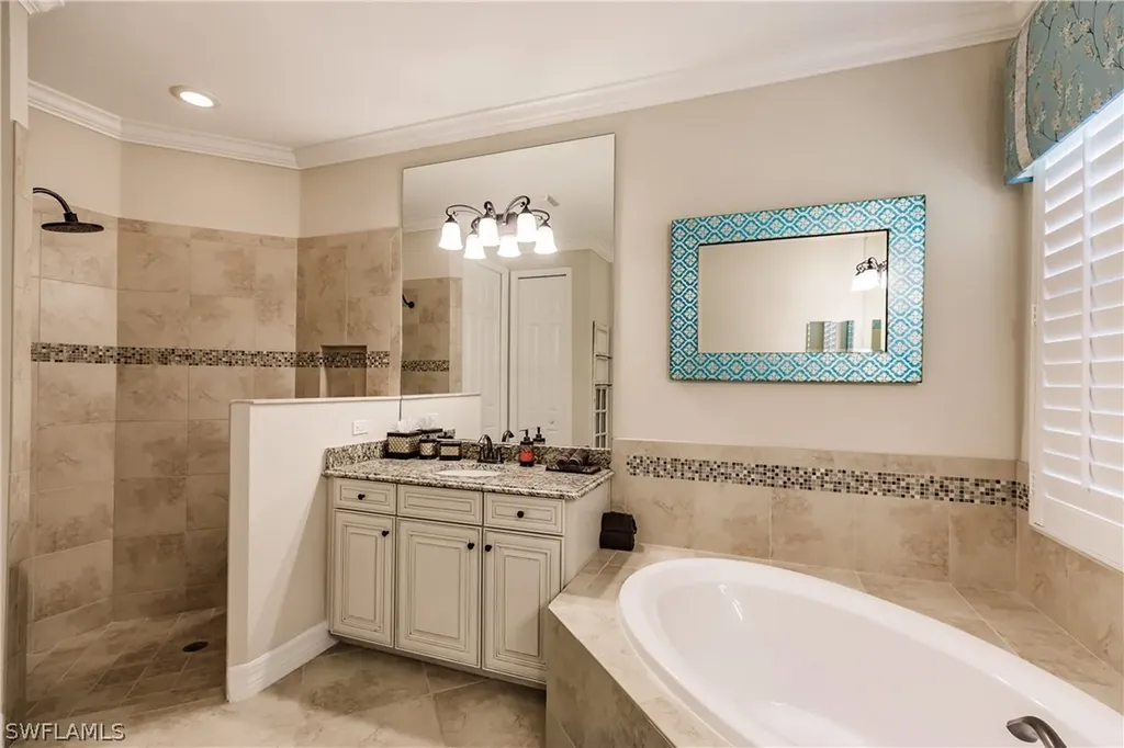 2862 Aviamar Circle Naples FL 34114