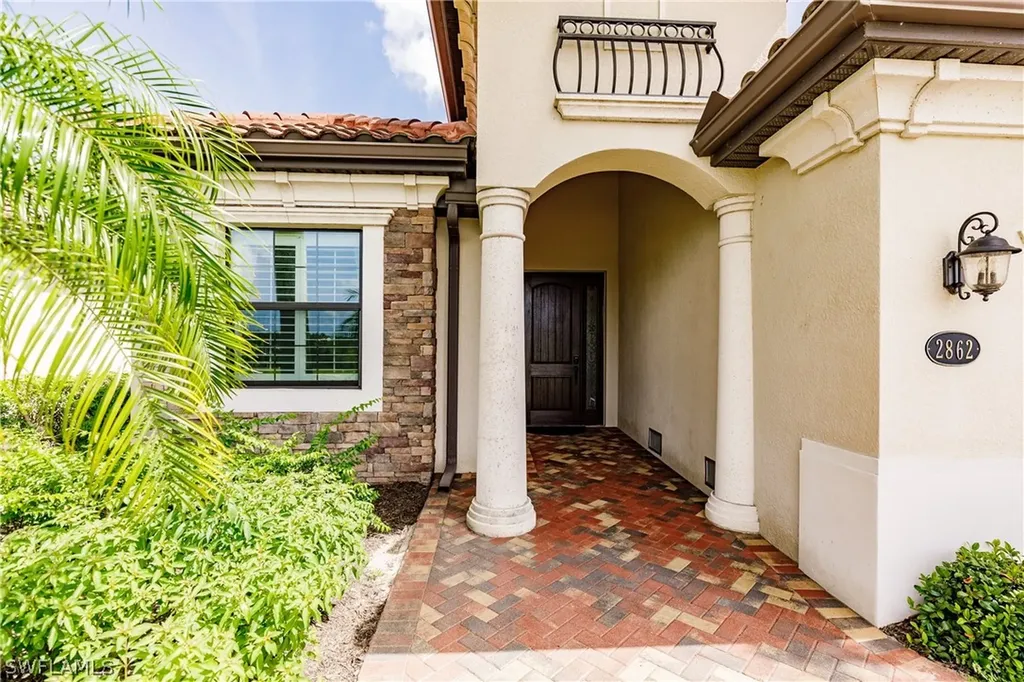 2862 Aviamar Circle Naples FL 34114