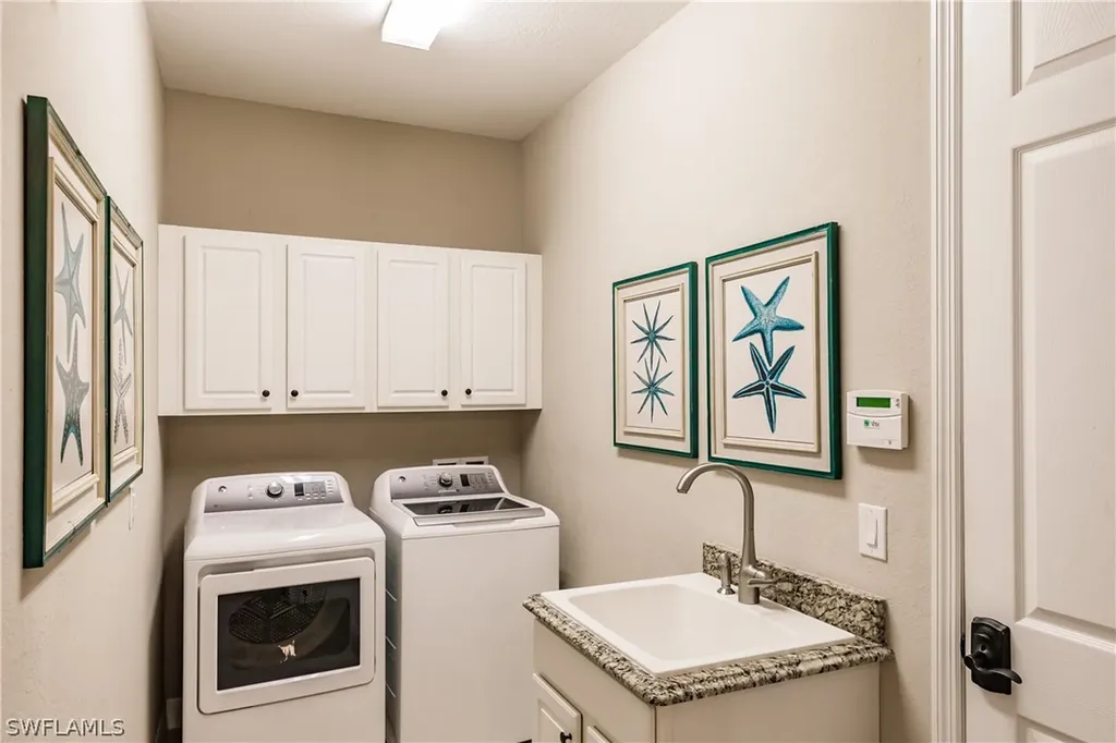 2862 Aviamar Circle Naples FL 34114