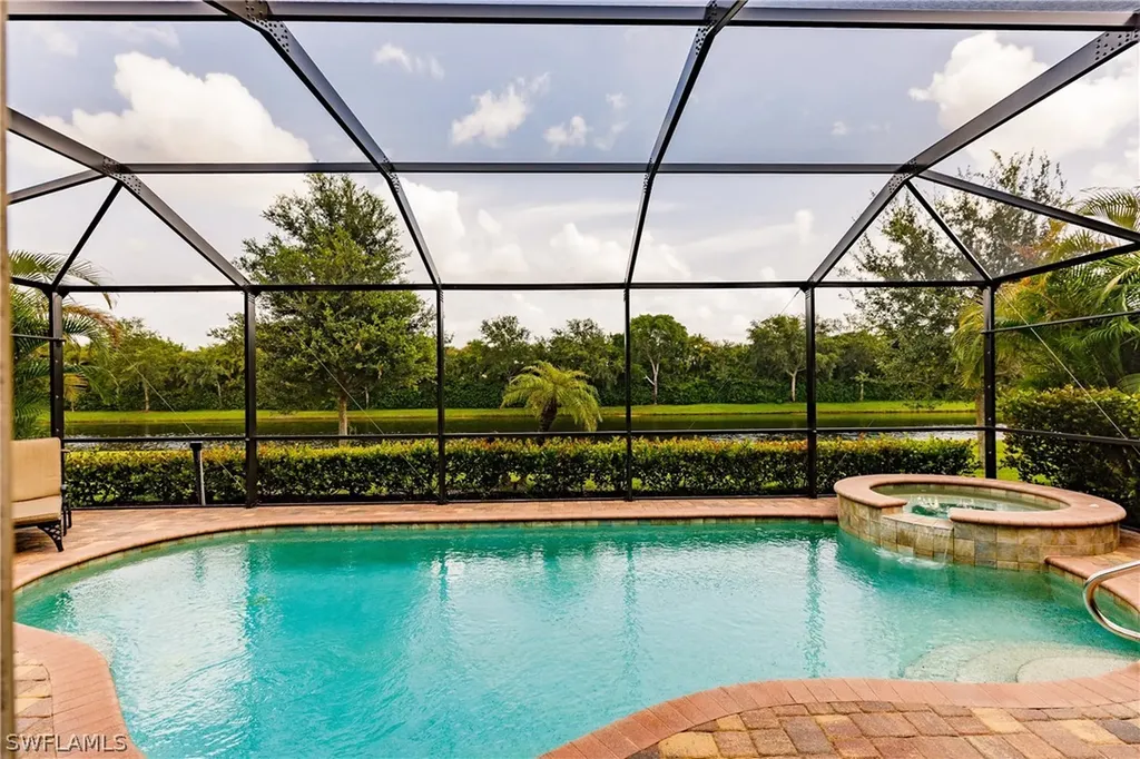 2862 Aviamar Circle Naples FL 34114