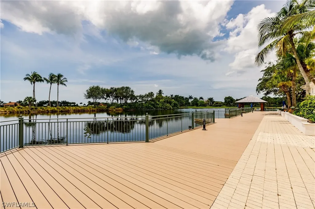 2862 Aviamar Circle Naples FL 34114