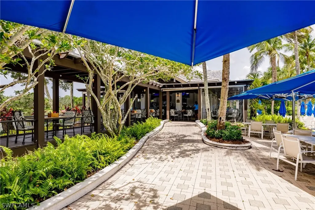 2862 Aviamar Circle Naples FL 34114