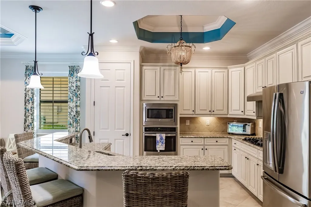 2862 Aviamar Circle Naples FL 34114