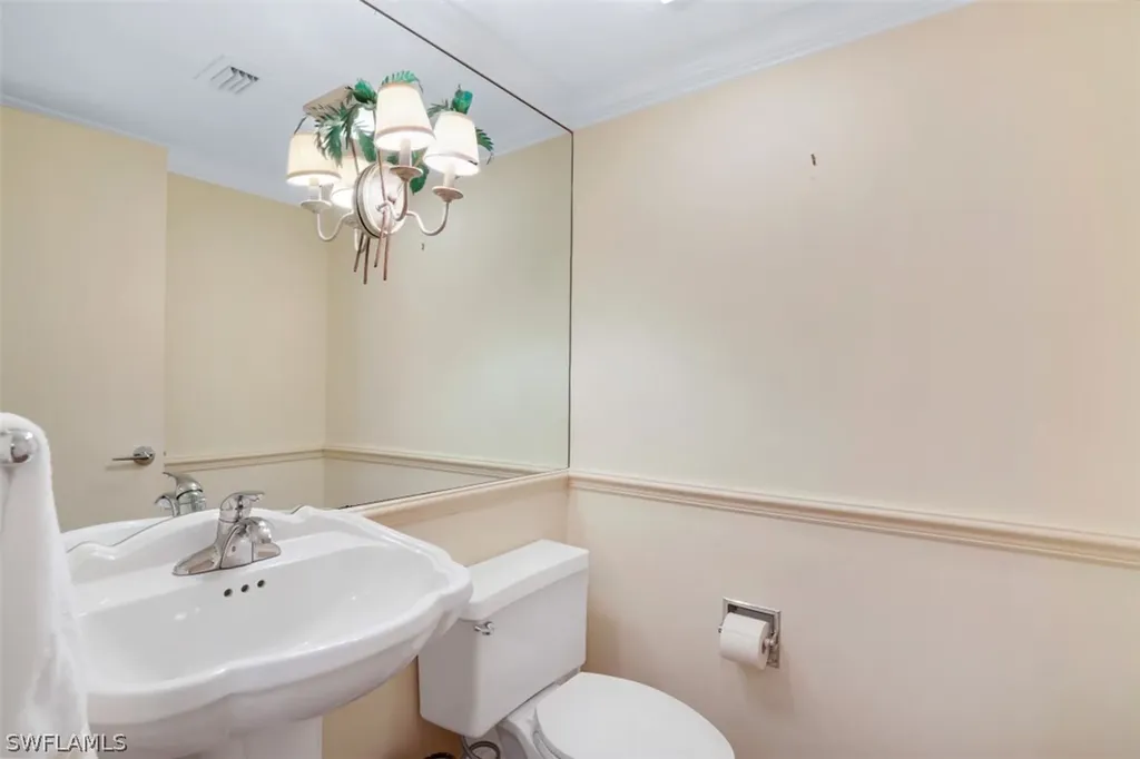 2396 Gulf Shore Boulevard N Naples FL 34103