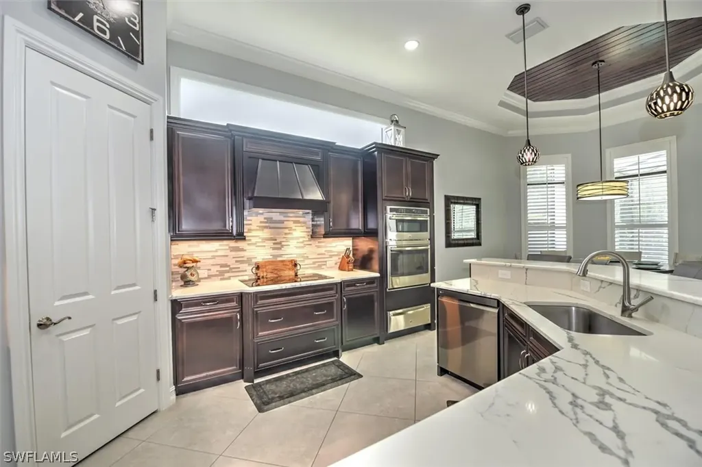 7485 Lantana Circle Naples FL 34119