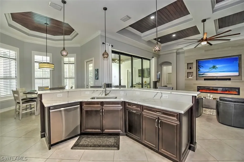 7485 Lantana Circle Naples FL 34119