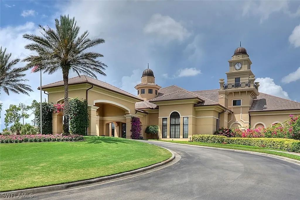 7485 Lantana Circle Naples FL 34119