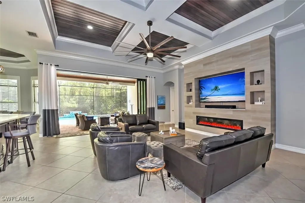7485 Lantana Circle Naples FL 34119