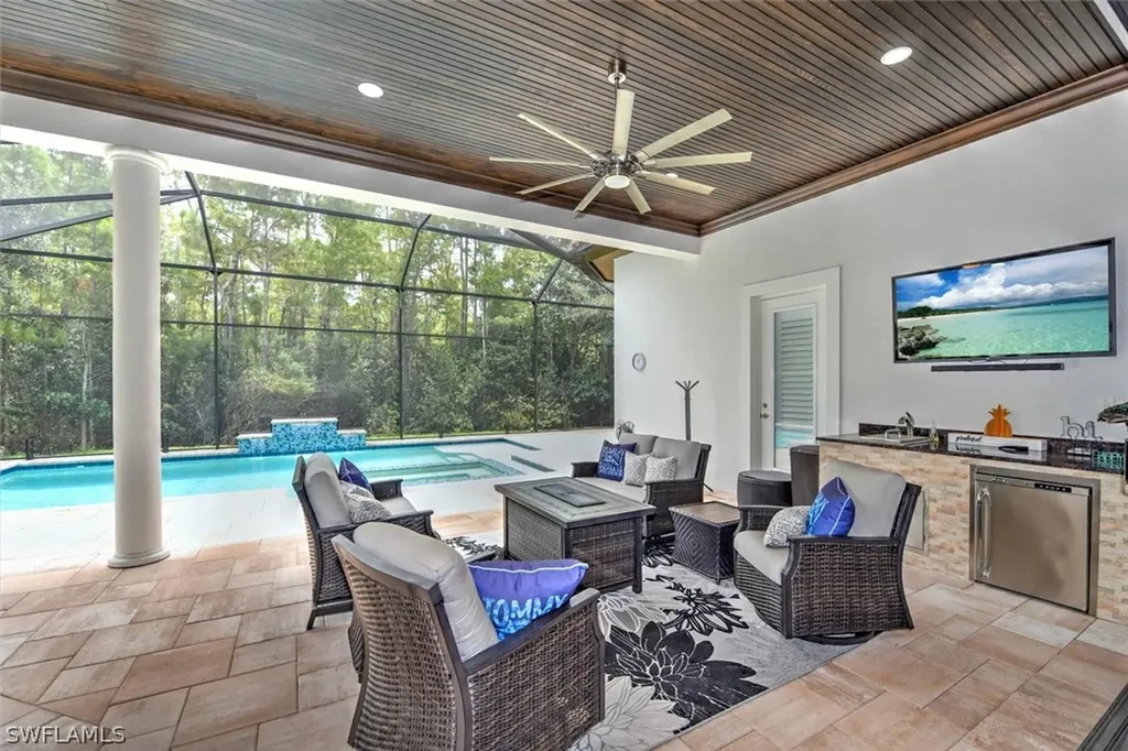 7485 Lantana Circle Naples FL 34119