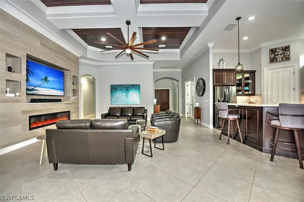 7485 Lantana Circle Naples FL 34119