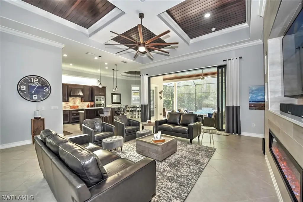7485 Lantana Circle Naples FL 34119