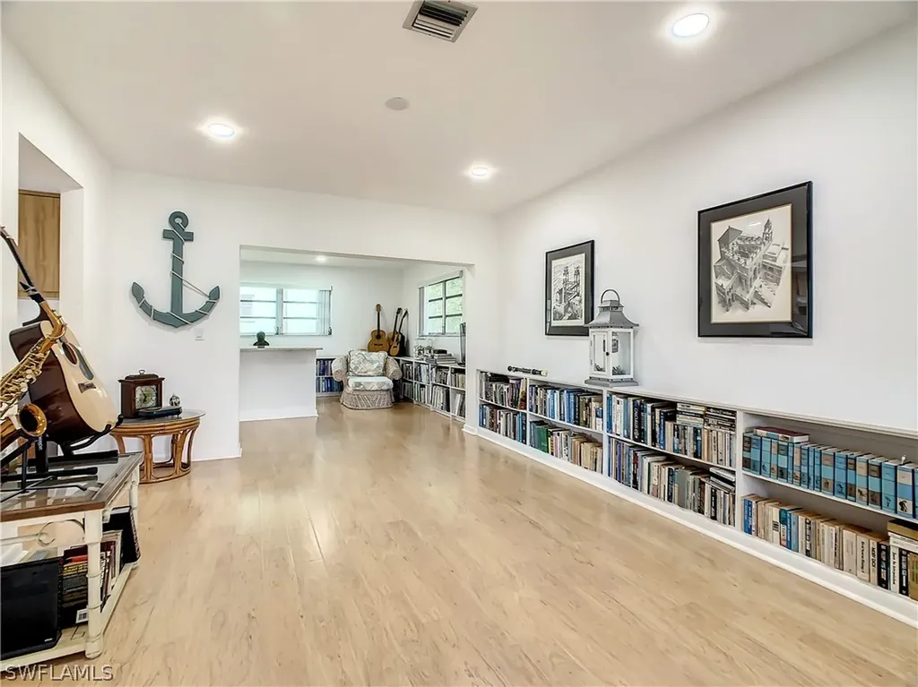 3933 12th Street N Naples FL 34103