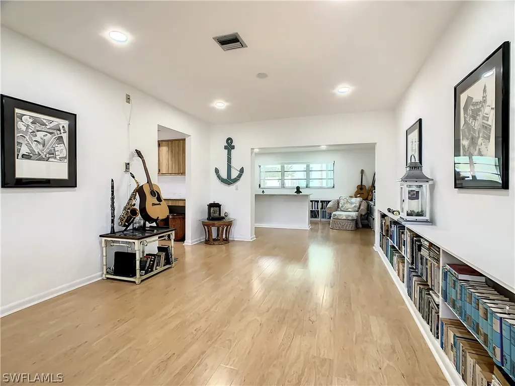 3933 12th Street N Naples FL 34103
