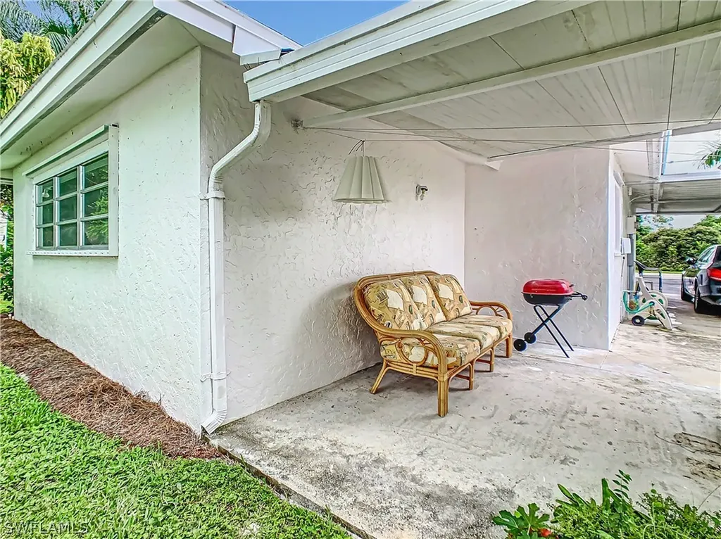 3933 12th Street N Naples FL 34103