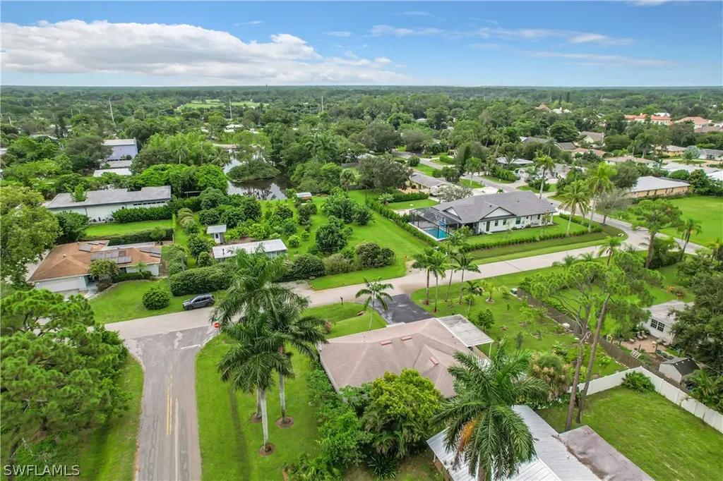 3933 12th Street N Naples FL 34103