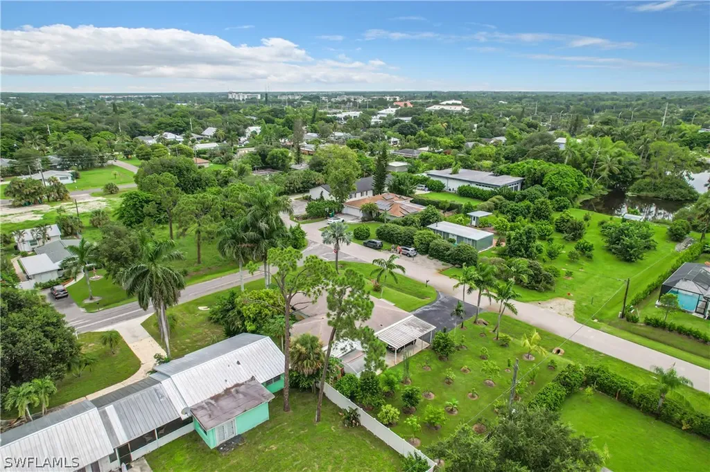 3933 12th Street N Naples FL 34103